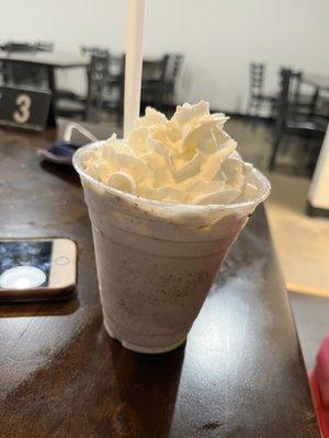 Small Oreo shake