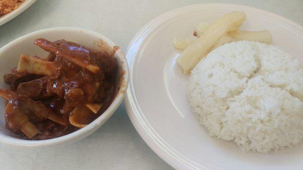 Chivo Guisado y Arroz Blanco con Yuca Hervida al Mojo / Goat Stew & White Rice with Boiled Cassava in Garlic Sauce