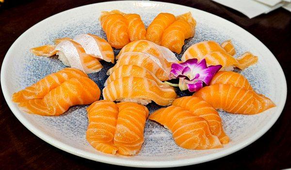 Salmon Nigiri