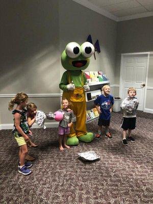 Scoop had so much fun visiting the kids at Island Alliance Church during their vacation bible school! #summerfun #itsallaboutcommunity