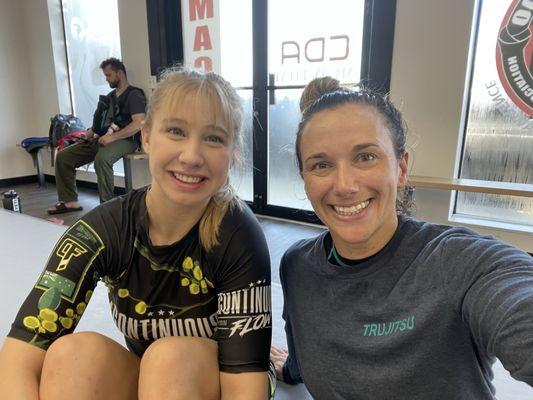 Female Black Belt, Sarah, was so technical and welcoming. What a pleasure meeting her and training with her at their Saturday open mat.