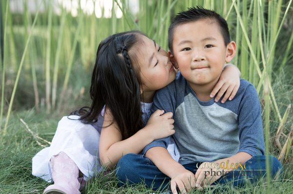 Super cute Siblings Session at the park! annealeese photography www.annealeese.com