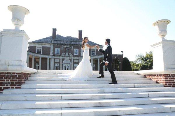 One of our beautiful couples at the lovely NYIT de Seversky Mansion