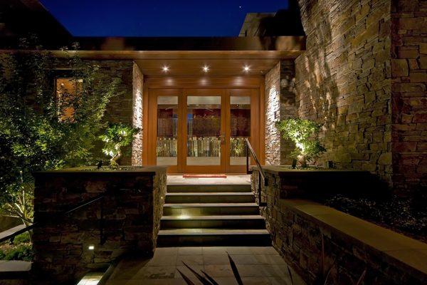 Dramatic entrance for private residence Los Altos Hils, CA