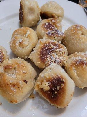 Garlic knots