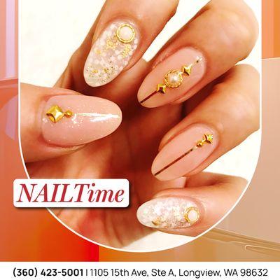 Fall in love with sparkle!  Embrace the season with dazzling nails that shine just as bright as the autumn leaves!