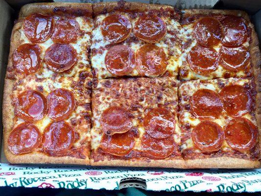 Pepperoni pizza w/ whole wheat crust