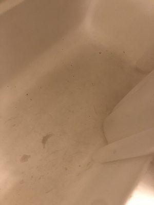 Tub left dirty by maintenance