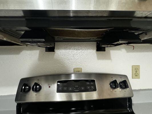 Microwave missing parts since move in day