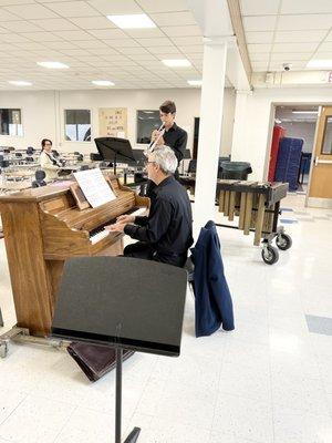 Cafeteria piano (all accompanists and the participates final worm up before the real deal)