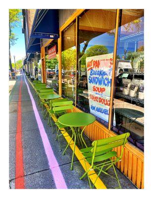 Seatings Outside Great Harvest Bread ! Evenston IL . Great Fresh Bread Sandwiches Paninis Scones & Muffins Cookies etc. Cool!