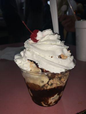 Chocolate chip cookie dough sundae