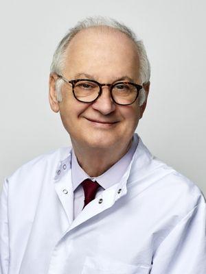 Dr. Oliver Nicolay