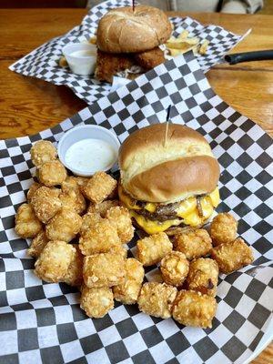 Fish sandwich & double pub Cheeseburger