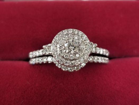 14k White Gold Halo Diamond Wedding Set