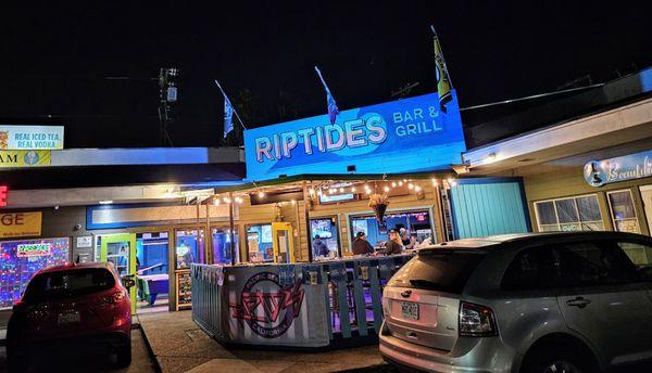 Luxuriating in the funky, laid back, dive bar, beach shack koolness that is Riptides.