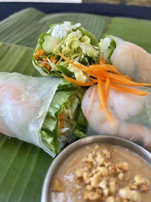 Shrimp Fresh rolls with peanut sauce