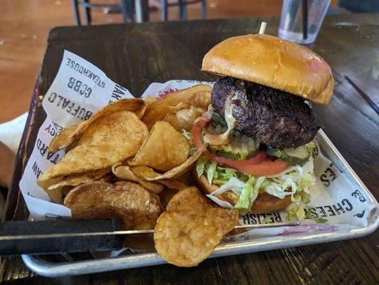 Jalapeno stuffed burger with chips