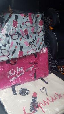 Got my 3 cute Girly bags at great deal Today! Happy me :)