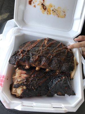 Ordered Ribs and they came pt black and tasting charred. The waitress and manager said that's how they serve their ribs "smoked".