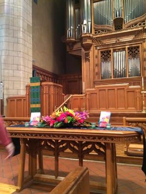 Hennepin Avenue Church Sanctuary during the Elizabeth Gilbert event!