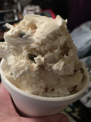 1/2 moose tracks 1/2 choc chip cookie dough. The CCC dough was amazing!