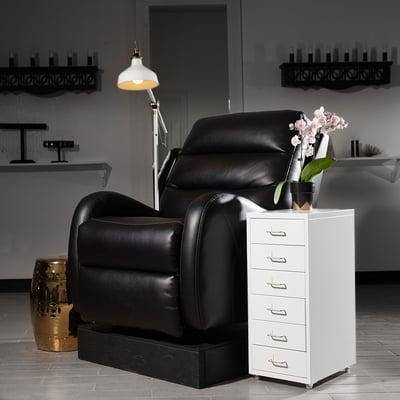 Comfortable recliners and relaxing atmosphere. Book your appointment today!  www.chicsincity.com 7027785810