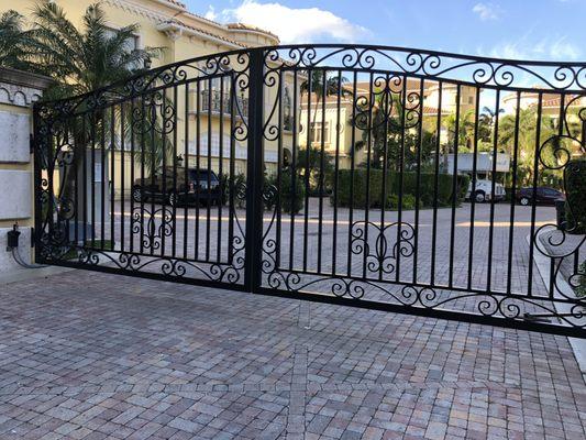 This gate was painted using electrostatic technology