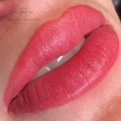 Permanent lip blush