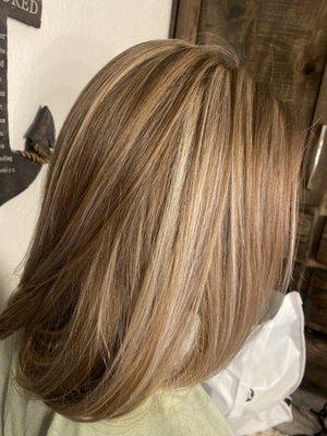 Beautiful highlight on natural hair color!