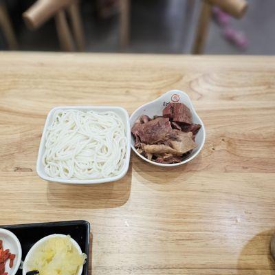 noodles, brisket 麵+牛腩