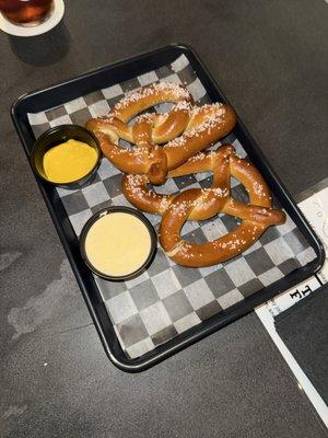 Pub pretzels with beer cheese and mustard