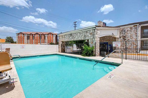 Studio San Antonio TX Northwest Medical Center Pool