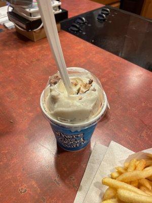 Reese's milkshake