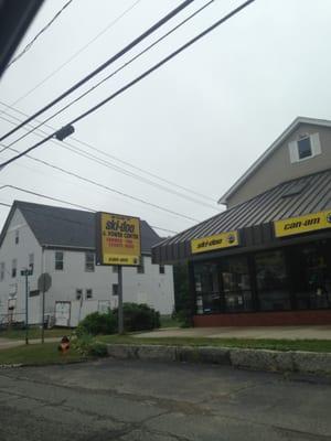 Bob's Ski-Doo -- 198 Washington Street / Route 138, Easton                      Sign & Exterior