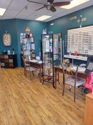 Drop in and meet our knowledgeable Doctor and staff.