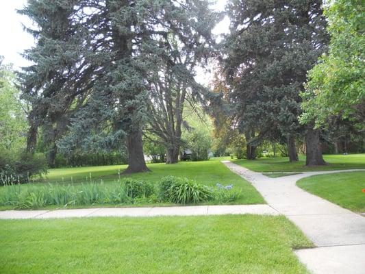 grounds have accessible walkways