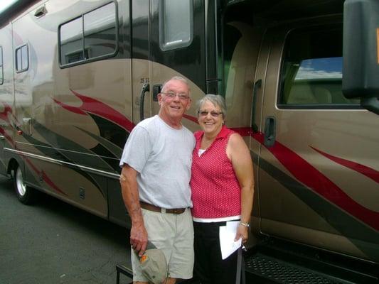 Richard and Vonnie from Washington, just drove away this 2007 Jayco Seneca Class C.