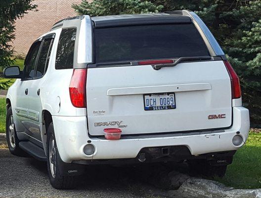 Old vehicle, 2004 Gmc Envoy