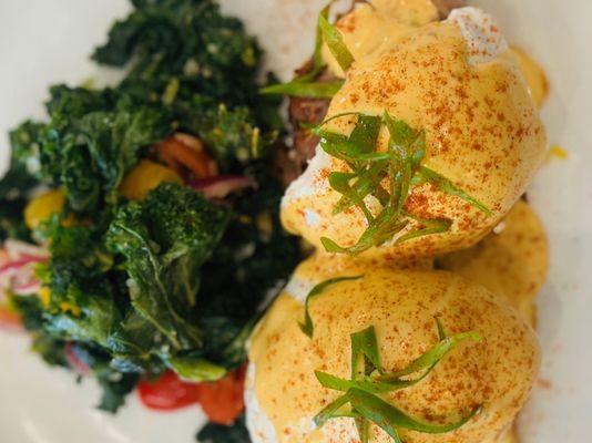 Benedict with kale and tomato salad