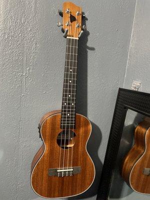 HUG Tenor Uke solid mahogany top, satin finish.