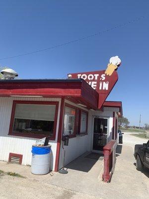 Toots drive in