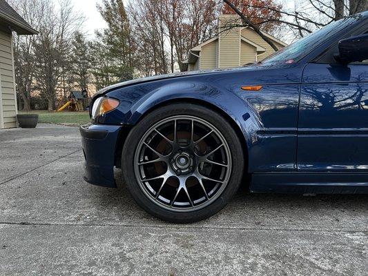 Fender is asymmetrical to wheel, and none of the fenders clear the tire when rolling.  Front fenders will cut tires if turned.