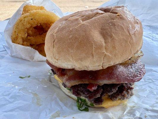 Big Buddah with bacon and fried jalapeños. Crispy, crunchy onion rings