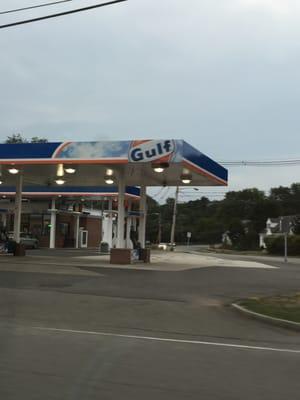 Route 1 Gulf of Norwood -- 980 Providence Highway / Route 1, Junction of Dean Street, Norwood                 Station