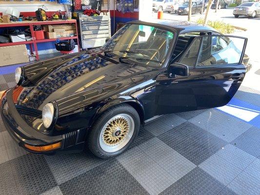 Classic Porsche in for stereo upgrade!!