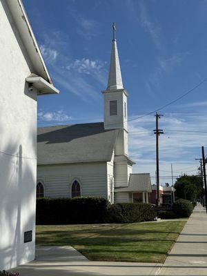 Spanish speaking Chapel exterior image.