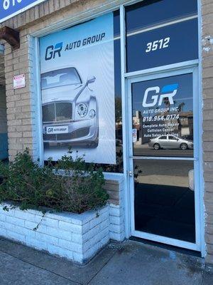 The only place we entrust our cars to. Honest, friendly, and fair. Ask for Rob.