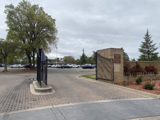 The entrance to course