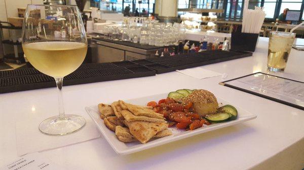 Pinot Grigio and hummus plate